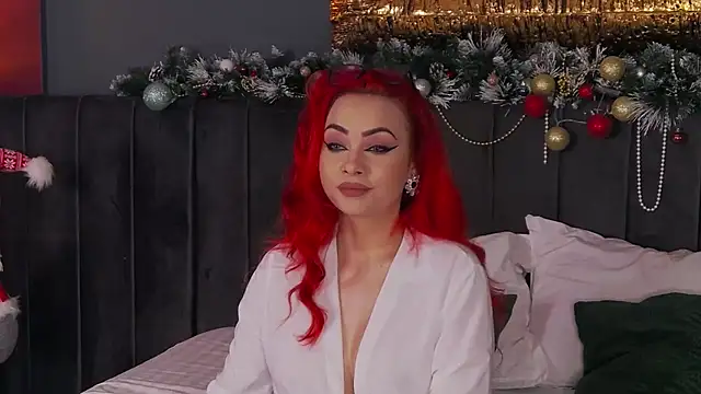 Snapshot of Emmelyn chatting on 12/05/25, 05:28 Emmelyn online show from 12/05/25, 05:28