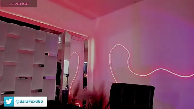 Sara Foxx1 online show from 04/12/26, 07:39