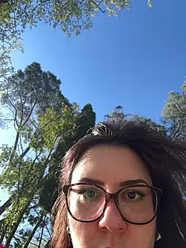 Its Jade online show from 04/11/26, 02:43