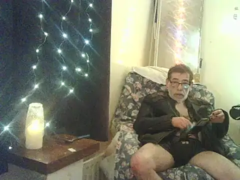 Snapshot of DaddyQuimHot chatting on 02/12/25, 01:52 DaddyQuimHot online show from 02/12/25, 01:52