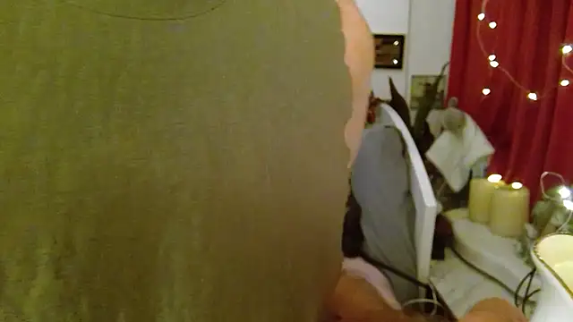 Snapshot of DaddyQuimHot chatting on 09/20/25, 12:48 DaddyQuimHot online show from 09/20/25, 12:48