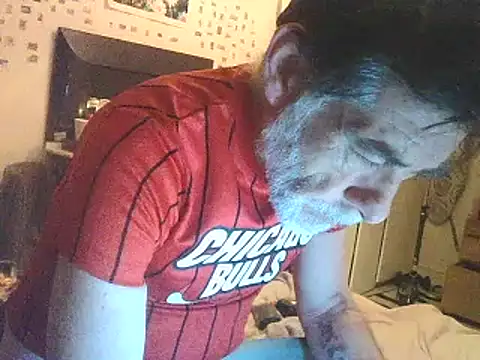 Snapshot of DaddyQuimHot chatting on 02/14/25, 01:13 DaddyQuimHot online show from 02/14/25, 01:13