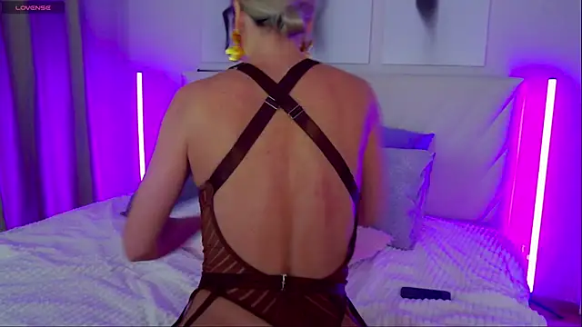 LeilaToker online show from 11/17/25, 02:26