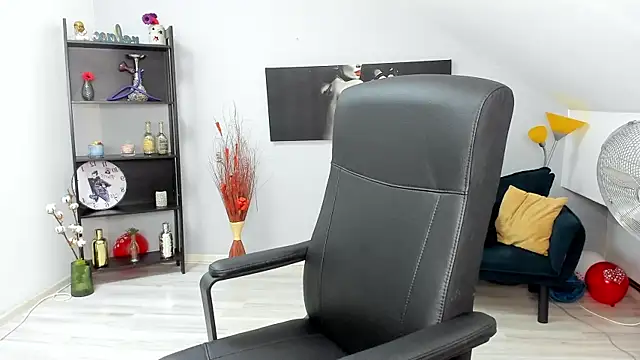 Snapshot of MelissaWiliam chatting on 03/17/25, 02:56 MelissaWiliam online show from 03/17/25, 02:56