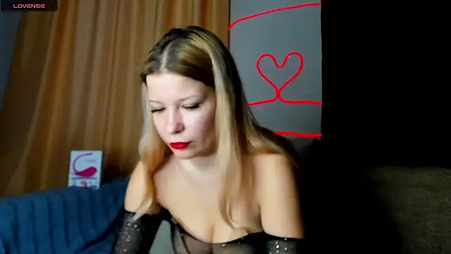 Snapshot of Leila_purr18 chatting on 03/21/25, 06:38 Leila purr18 online show from 03/21/25, 06:38