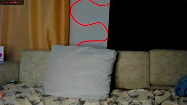 Snapshot of Leila_purr18 chatting on 02/25/25, 03:20 Leila purr18 online show from 02/25/25, 03:20