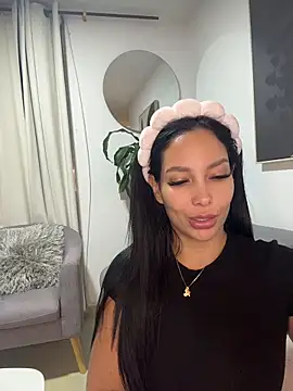 Dakota diaz  online show from 05/31/26, 01:00