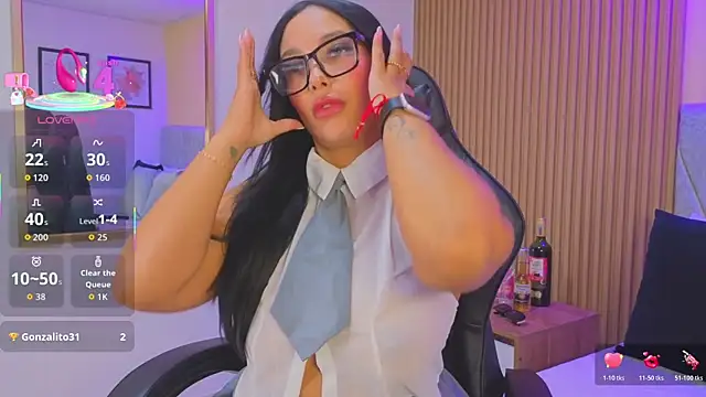 Dakota diaz  online show from 10/26/25, 08:09