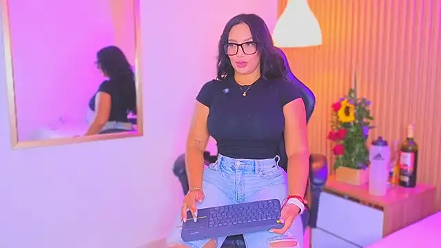 Dakota diaz  online show from 03/18/26, 07:37