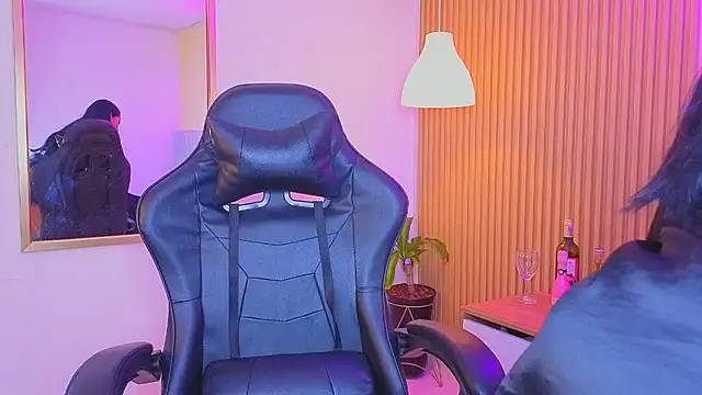 Dakota diaz  online show from 04/15/26, 07:40