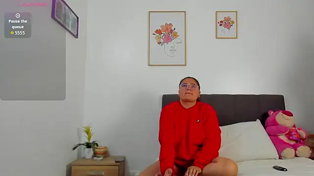 evaa miaa online show from 01/12/26, 11:06