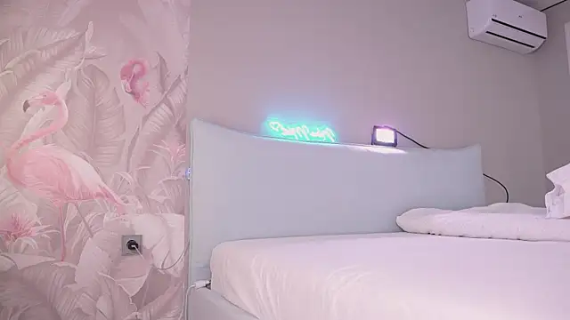 NinaMint online show from 11/23/25, 04:39