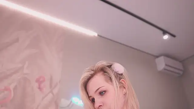 NinaMint online show from 09/30/25, 05:52