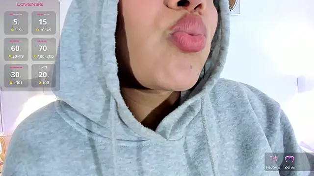 Umarani  online show from 11/28/25, 06:41