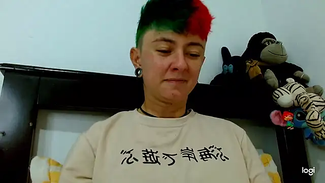 Snapshot of tomboyblue chatting on 02/17/25, 04:50 tomboyblue online show from 02/17/25, 04:50