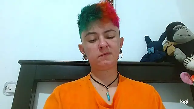 Snapshot of tomboyblue chatting on 02/16/25, 03:47 tomboyblue online show from 02/16/25, 03:47