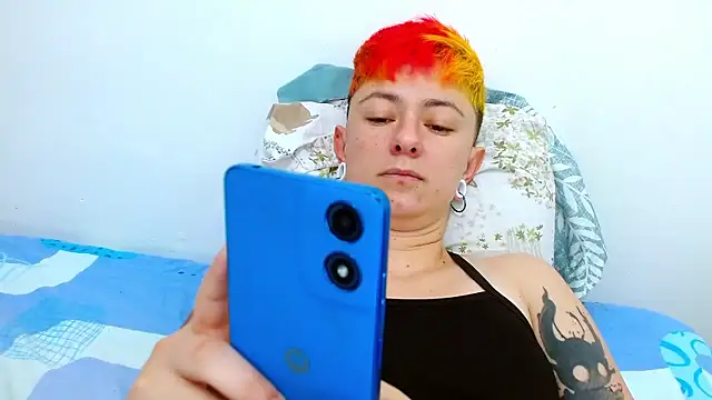 Snapshot of tomboyblue chatting on 01/08/26, 07:09 tomboyblue online show from 01/08/26, 07:09