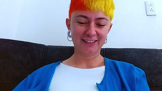 Snapshot of tomboyblue chatting on 12/20/25, 03:59 tomboyblue online show from 12/20/25, 03:59