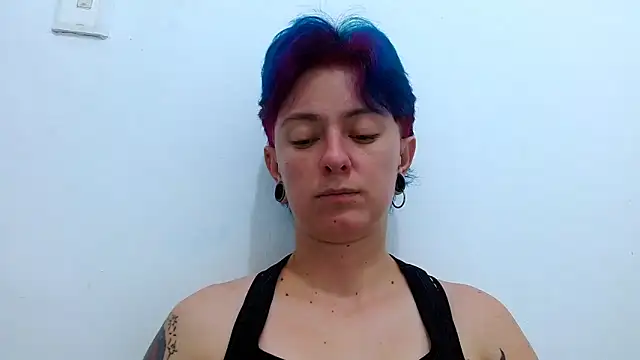 Snapshot of tomboyblue chatting on 03/25/26, 07:57 tomboyblue online show from 03/25/26, 07:57