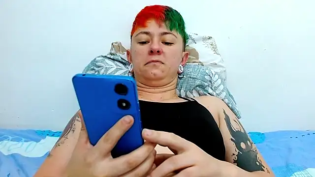 Snapshot of tomboyblue chatting on 01/11/26, 12:45 tomboyblue online show from 01/11/26, 12:45