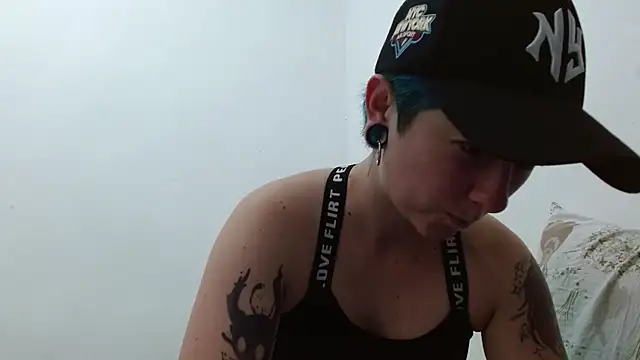 Snapshot of tomboyblue chatting on 03/12/26, 04:22 tomboyblue online show from 03/12/26, 04:22