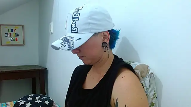 Snapshot of tomboyblue chatting on 03/27/26, 11:38 tomboyblue online show from 03/27/26, 11:38