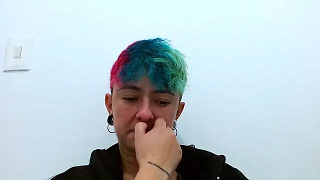 Snapshot of tomboyblue chatting on 11/13/25, 04:00 tomboyblue online show from 11/13/25, 04:00