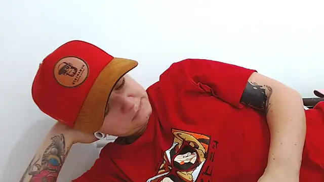 Snapshot of tomboyblue chatting on 02/21/26, 03:36 tomboyblue online show from 02/21/26, 03:36