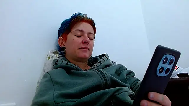 Snapshot of tomboyblue chatting on 03/17/26, 04:54 tomboyblue online show from 03/17/26, 04:54