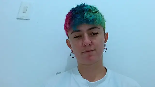 Snapshot of tomboyblue chatting on 11/11/25, 02:17 tomboyblue online show from 11/11/25, 02:17