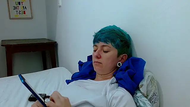 Snapshot of tomboyblue chatting on 02/16/26, 09:34 tomboyblue online show from 02/16/26, 09:34