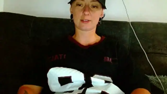 tomboyblue online show from 04/23/26, 09:05