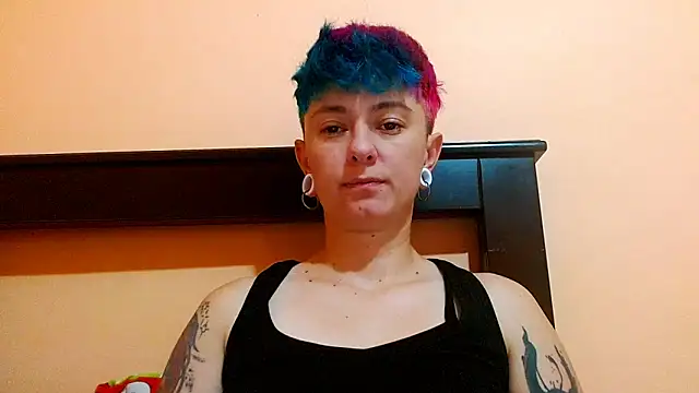 tomboyblue online show from 06/16/26, 04:40