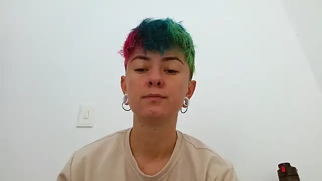 Snapshot of tomboyblue chatting on 11/06/25, 01:48 tomboyblue online show from 11/06/25, 01:48