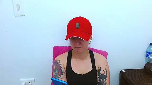 Snapshot of tomboyblue chatting on 12/03/25, 03:22 tomboyblue online show from 12/03/25, 03:22