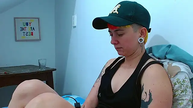 Snapshot of tomboyblue chatting on 01/05/26, 08:01 tomboyblue online show from 01/05/26, 08:01