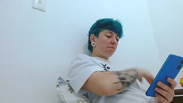 Snapshot of tomboyblue chatting on 02/20/26, 08:55 tomboyblue online show from 02/20/26, 08:55