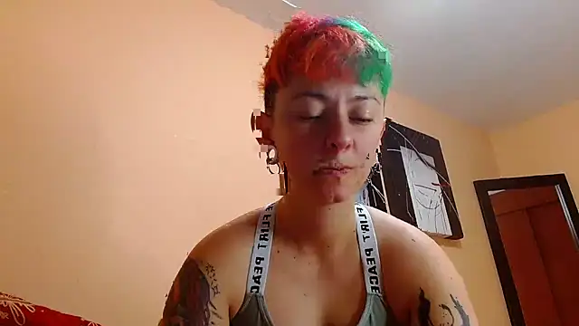 Snapshot of tomboyblue chatting on 01/18/26, 02:20 tomboyblue online show from 01/18/26, 02:20