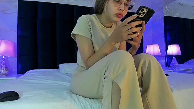 Ary1  online show from 11/17/25, 03:32