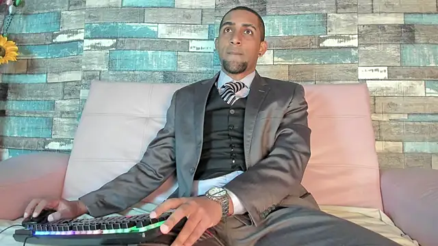 Snapshot of Paolo_johnson chatting on 10/08/25, 11:34 Paolo johnson online show from 10/08/25, 11:34