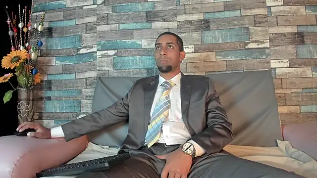 Snapshot of Paolo_johnson chatting on 03/01/25, 03:43 Paolo johnson online show from 03/01/25, 03:43