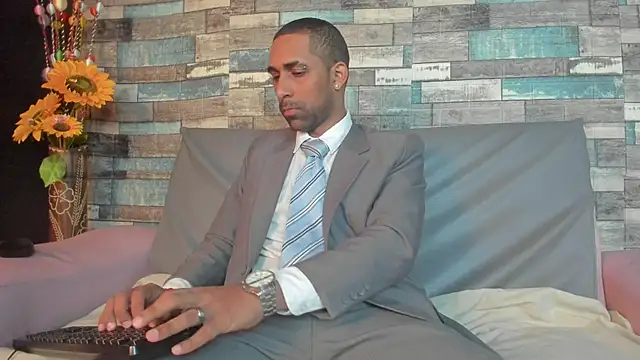 Snapshot of Paolo_johnson chatting on 03/17/25, 10:49 Paolo johnson online show from 03/17/25, 10:49
