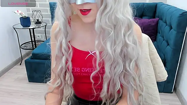 Snapshot of VanillaKelly chatting on 11/12/25, 02:15 VanillaKelly online show from 11/12/25, 02:15