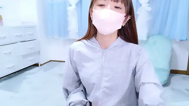 shihori s2 online show from 11/05/25, 12:08