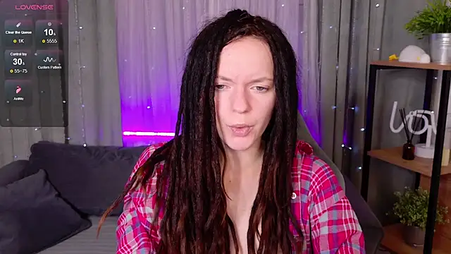 Snapshot of CoreyJane chatting on 11/12/25, 05:00 CoreyJane online show from 11/12/25, 05:00