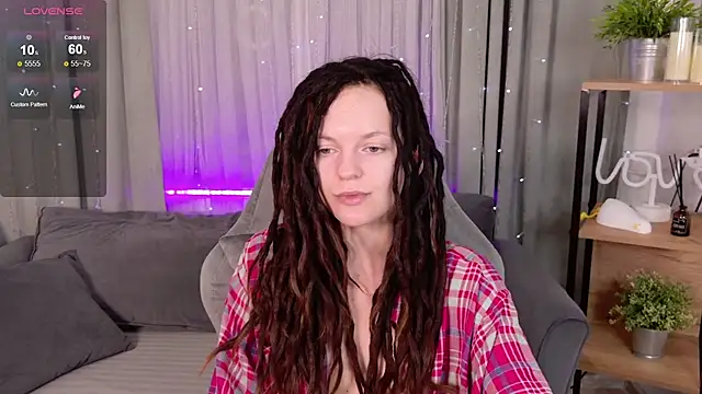 Snapshot of CoreyJane chatting on 09/23/25, 04:41 CoreyJane online show from 09/23/25, 04:41