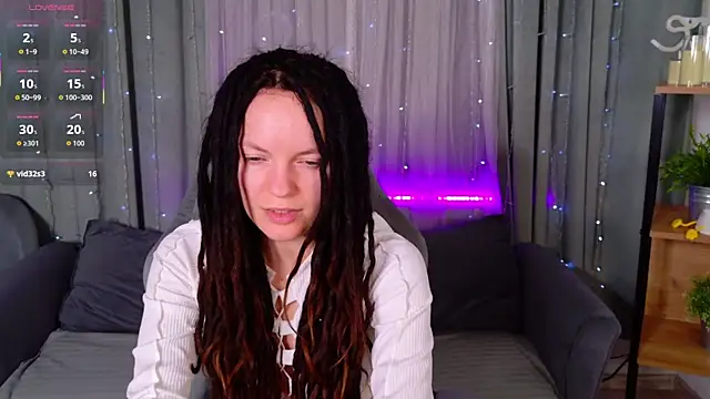 Snapshot of CoreyJane chatting on 06/14/26, 04:35 CoreyJane online show from 06/14/26, 04:35