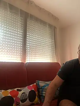 Snapshot of porompomperro chatting on 02/06/25, 10:14 porompomperro online show from 02/06/25, 10:14