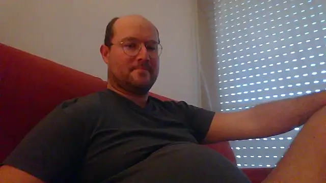 Snapshot of porompomperro chatting on 01/06/25, 03:51 porompomperro online show from 01/06/25, 03:51