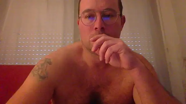 Snapshot of porompomperro chatting on 12/08/24, 04:18 porompomperro online show from 12/08/24, 04:18